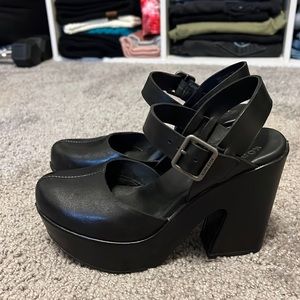 Kork-Ease Black Closed Toed Heels-Size 5